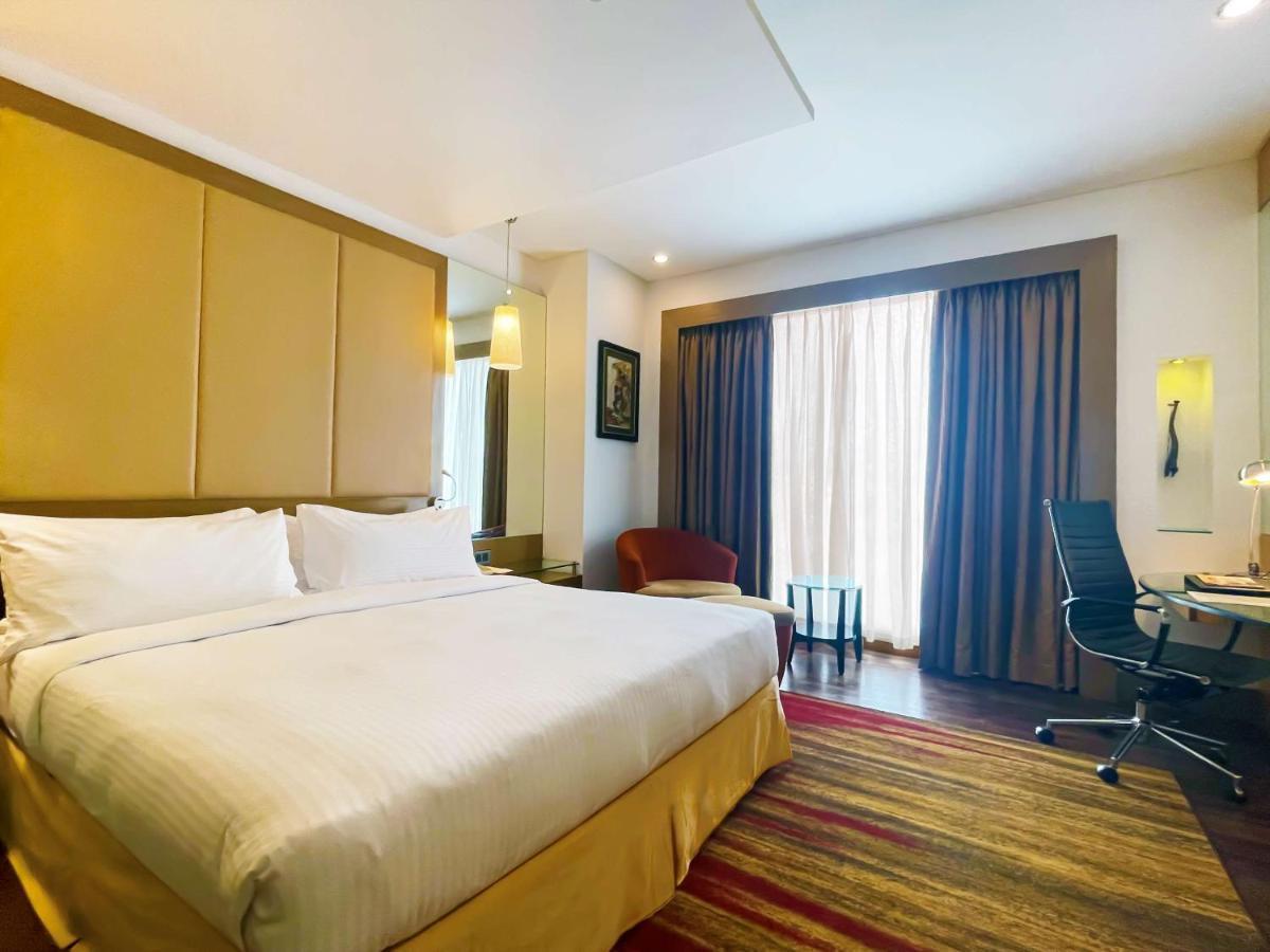 Radisson होटल